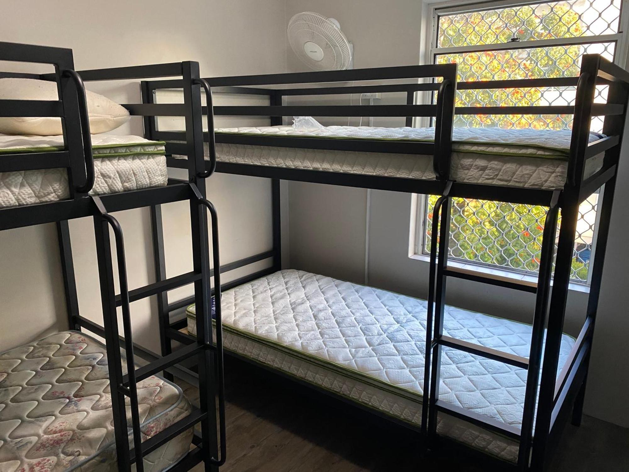 Homely Inn Hostel Голд-Кост Экстерьер фото